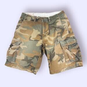 American Eagle Y2K Camo Cargo Shorts Size 34